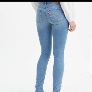 Levi's distressed skinny jeans